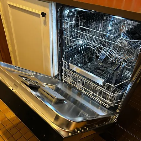 Appartement, Hyper Central, A 2 Min Des Pistes Et De Le Reste, Parking Couvert 아파트 *